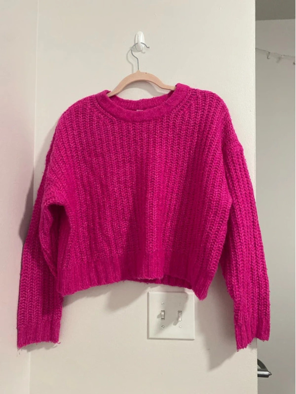 American Eagle knit sweater - size medium